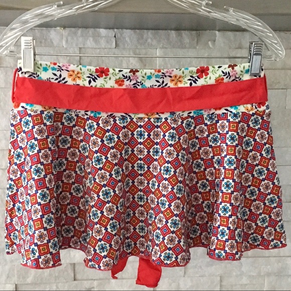 VICTORIA’S SECRET SWIM SKIRT SIZE SMALL - Picture 5 of 7